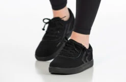 Black To The Floor BILLY CS Sneaker Low Tops 23 Black To The Floor BILLY CS Sneaker Low Tops -BILLY Footwear BK22343 001 studio standing 2 940x614 d360bf7e 3203 45e3 a652 d043b21da531